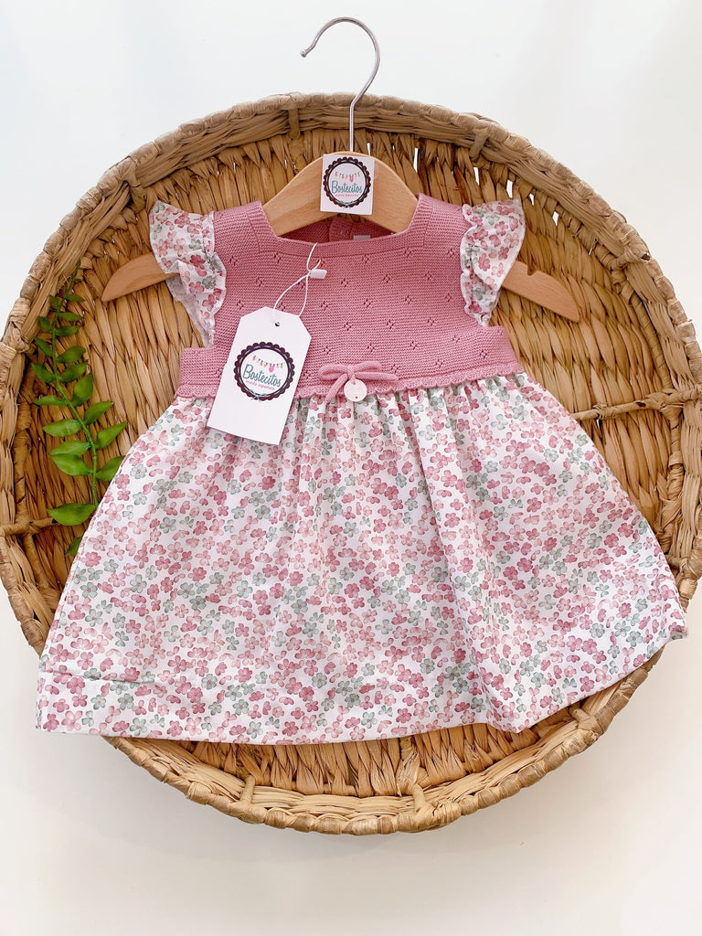 Vestido rosa viejo tejido y estampado flores