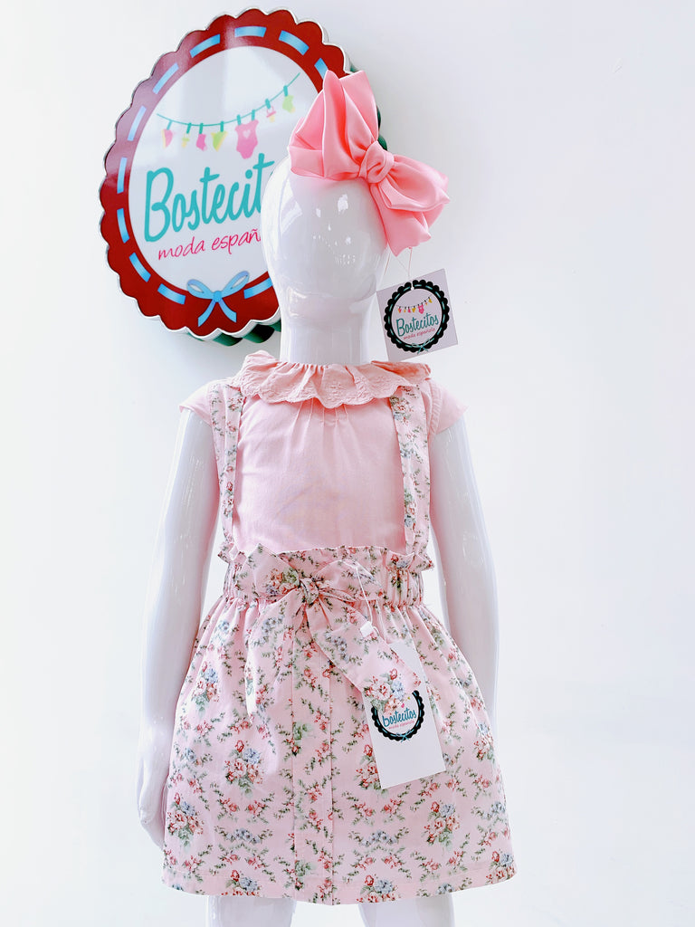 Falda con tirantes rosa c/flores 3 piezas