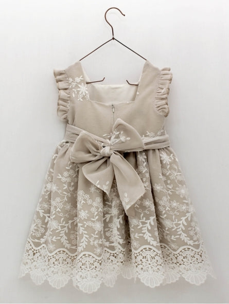 Vestido ceremonia con tul bordado